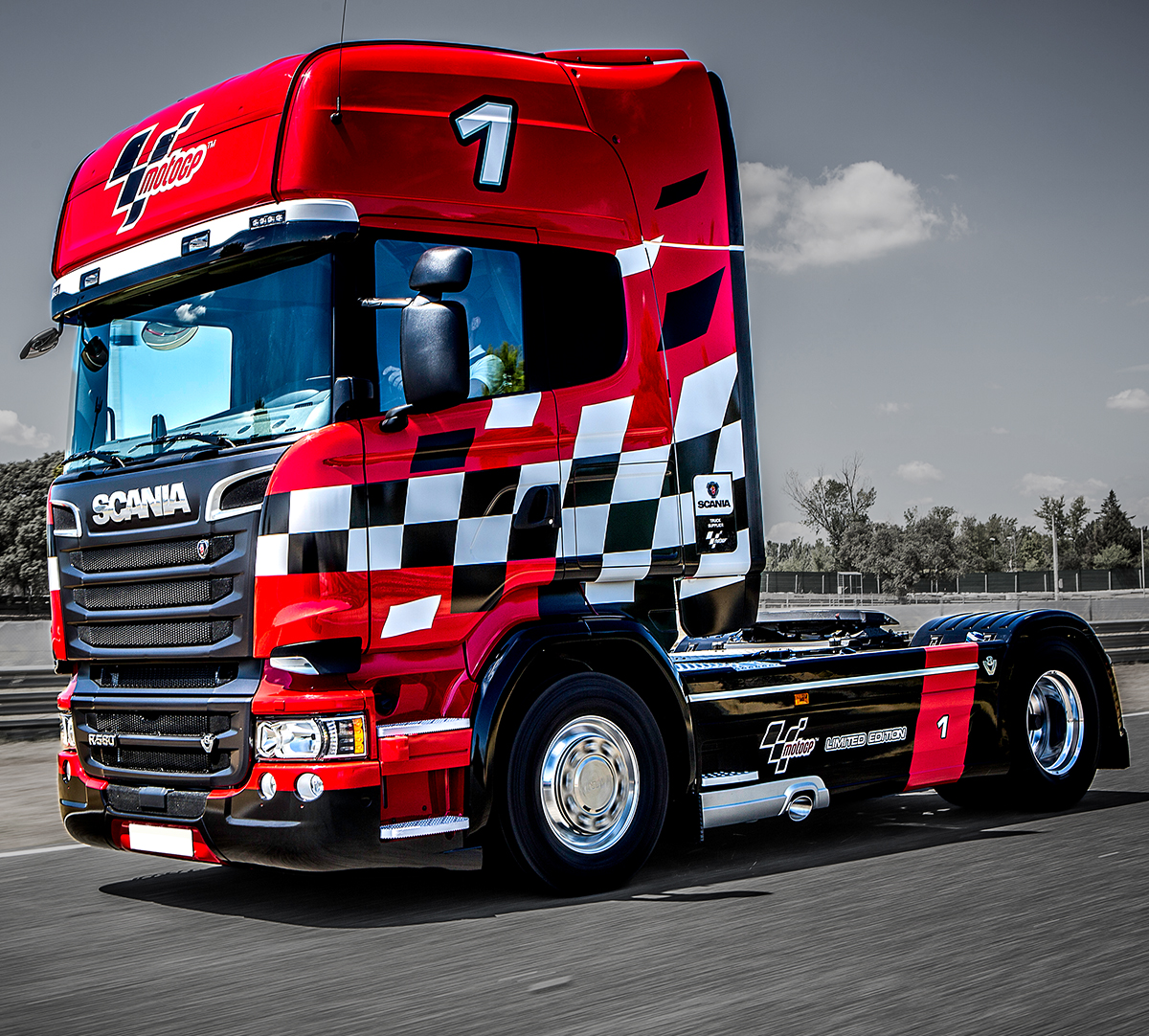 Lorry Vinyl Wrapping